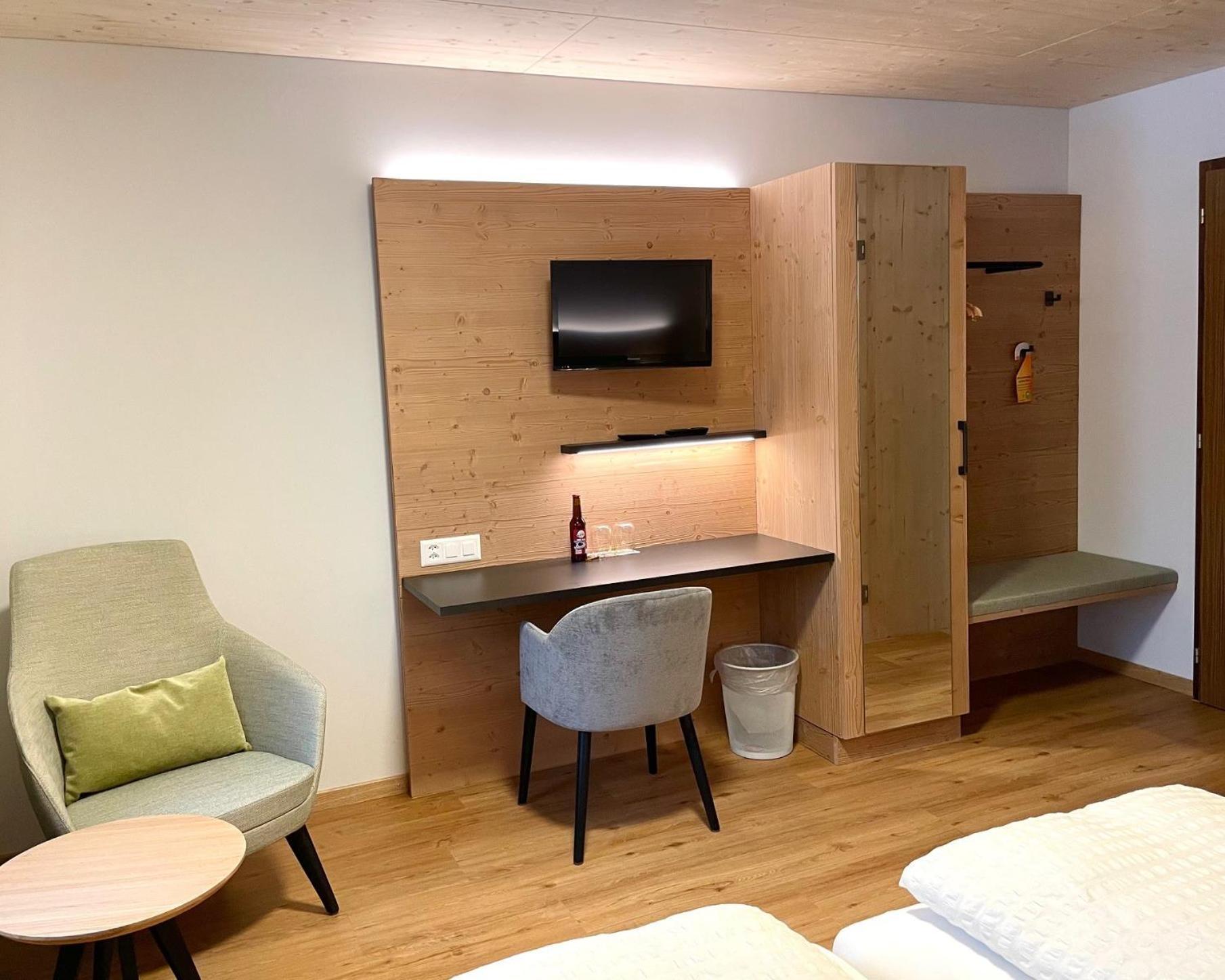 Boutique Und Bier Hotel Des Alpes Fiesch Exteriör bild