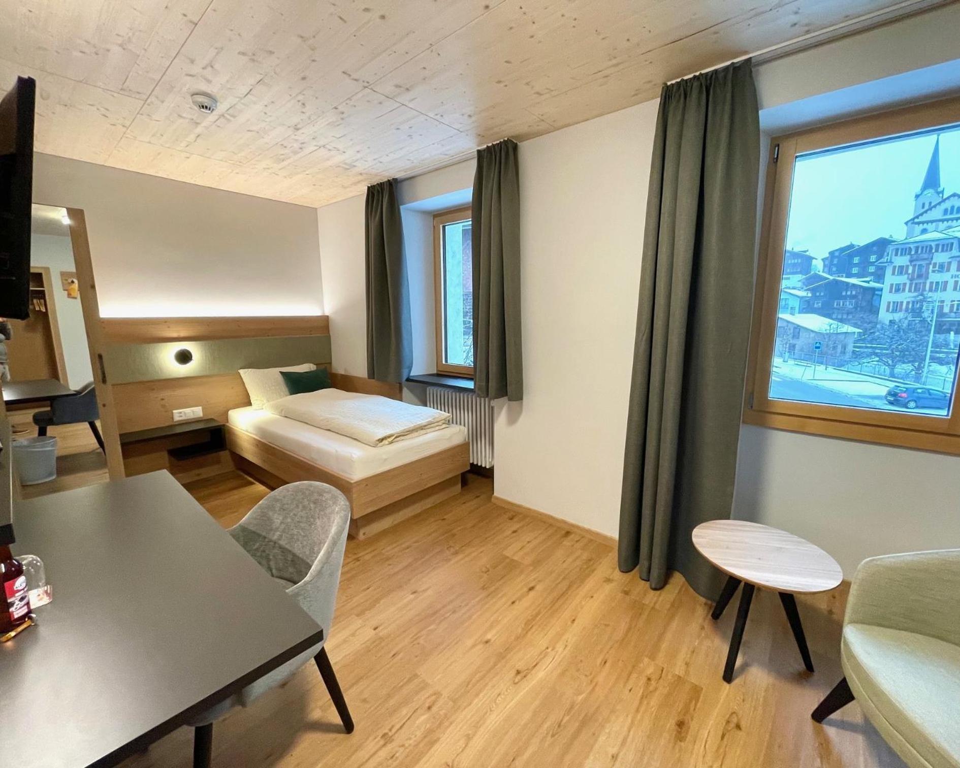 Boutique Und Bier Hotel Des Alpes Fiesch Exteriör bild