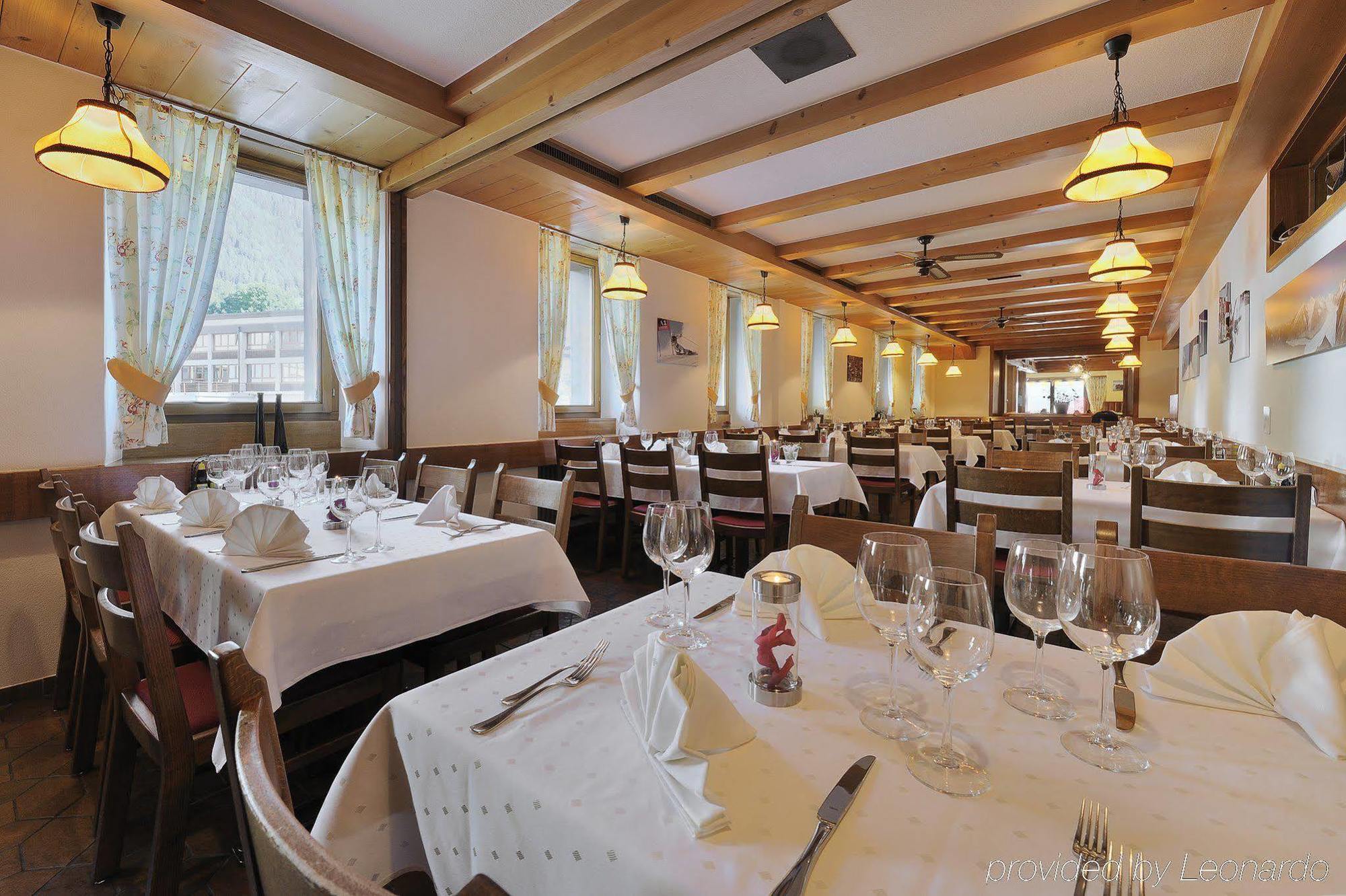 Boutique Und Bier Hotel Des Alpes Fiesch Restaurang bild